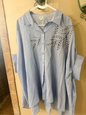 POL Light Blue Embroidered Button-Front Women's Top NWOT. PTP 36